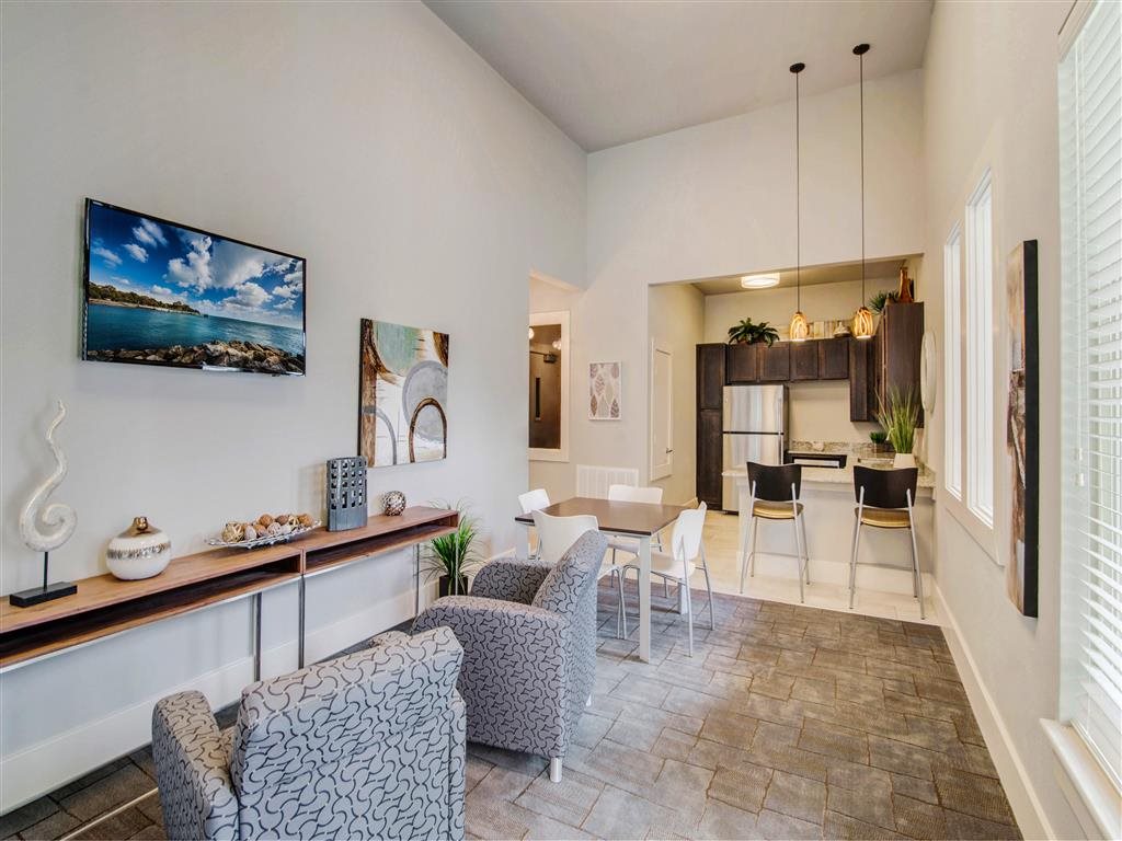 Balcones Lofts Image 8