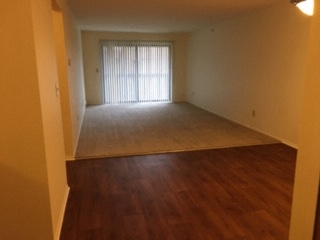 Lakeside Village Apartments Image 29