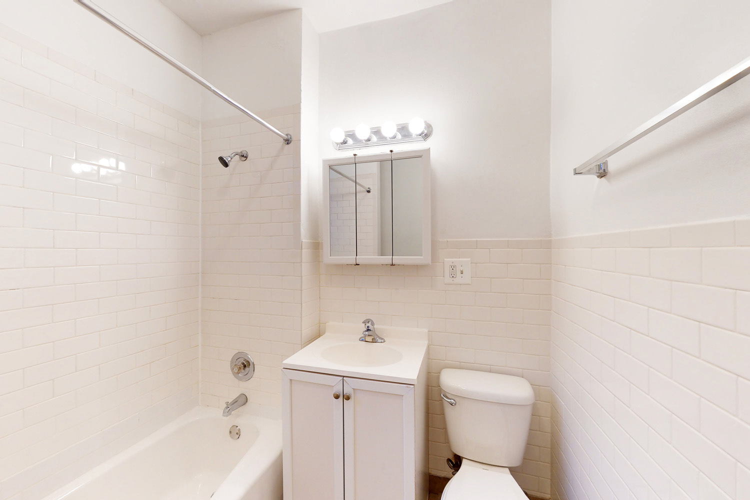 5508 S Cornell Avenue Image 9