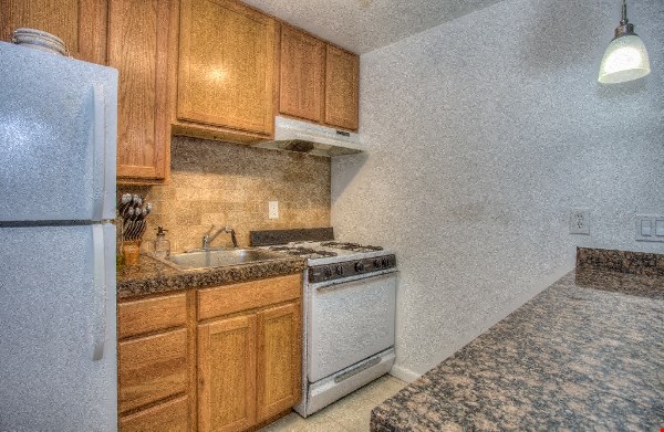 1190 Birch Image 12