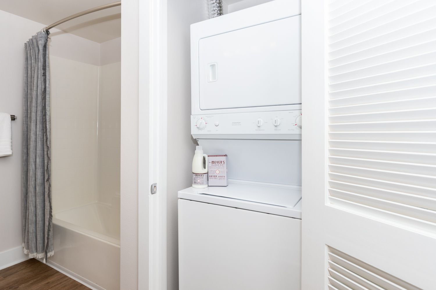 IMT Gallery 421 Image 22