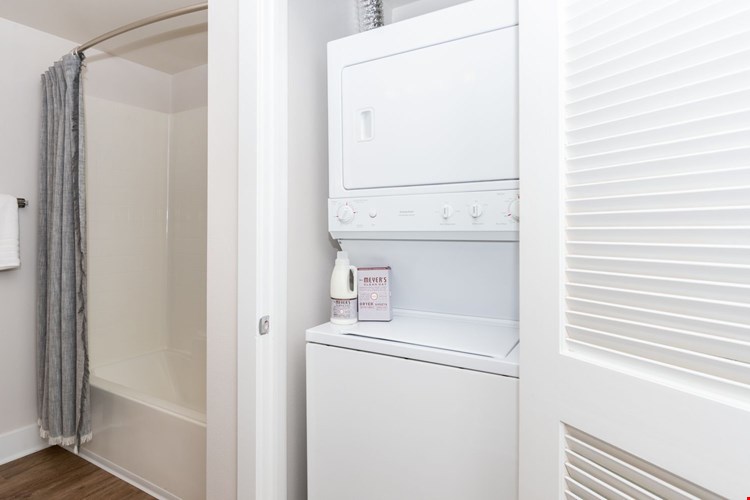 IMT Gallery 421 Image 22