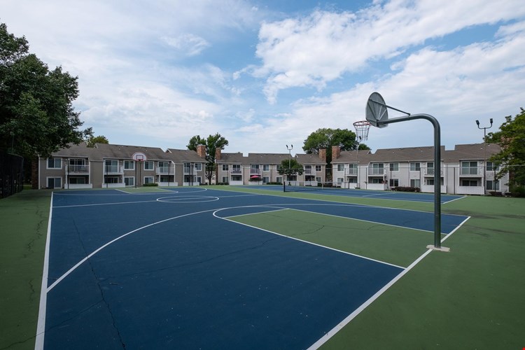 Whispering Hills Apartments Image 2