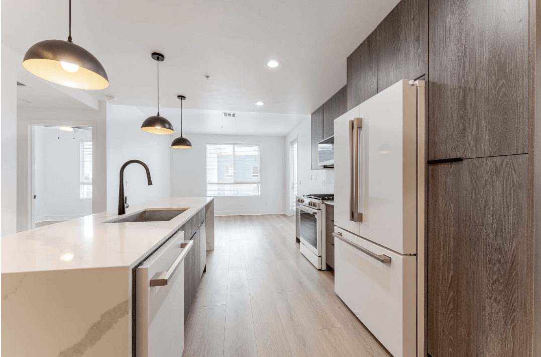 Midtown 205 Image 38