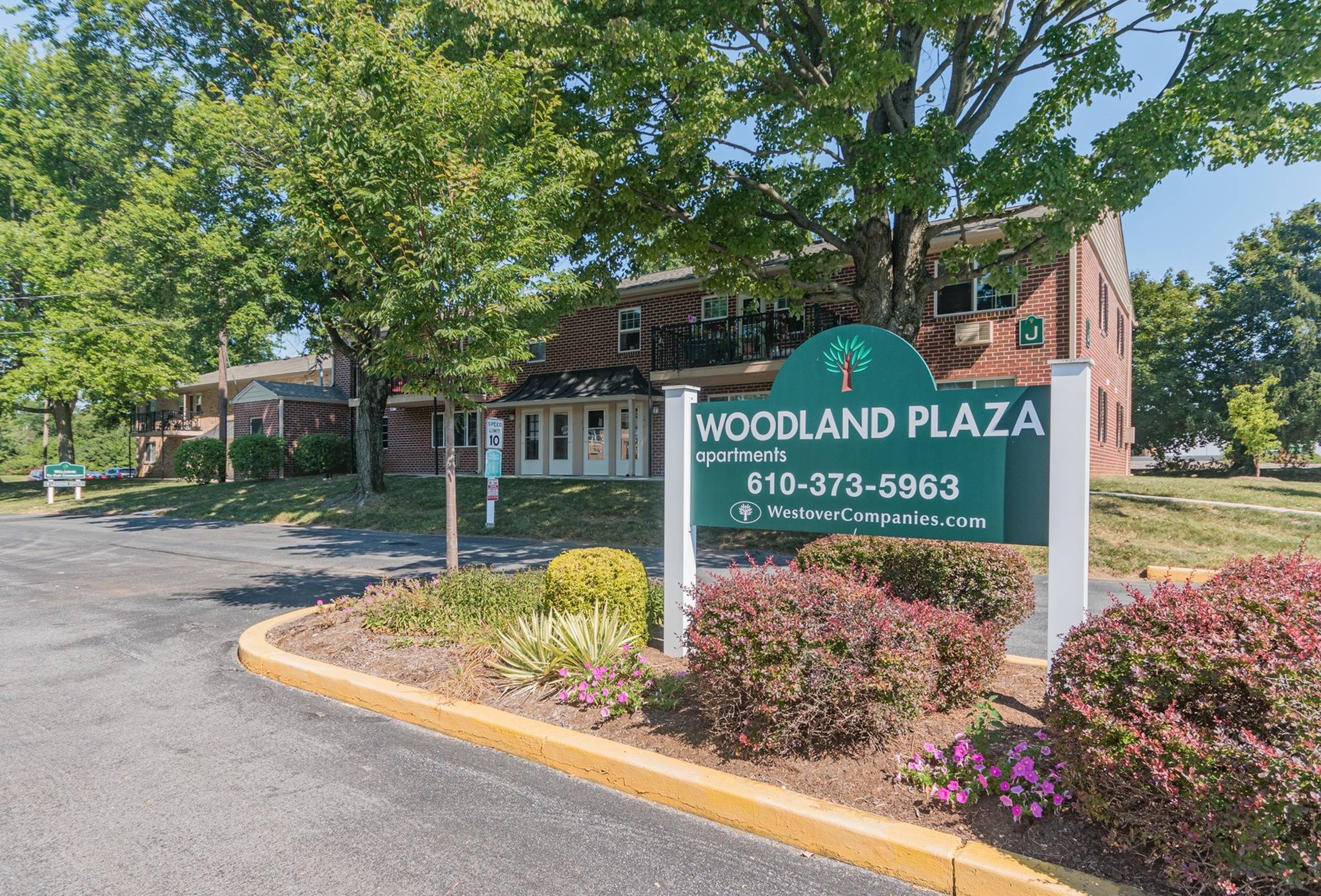 Woodland Plaza Image 6