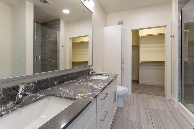 Olivian at the Realm Image 43