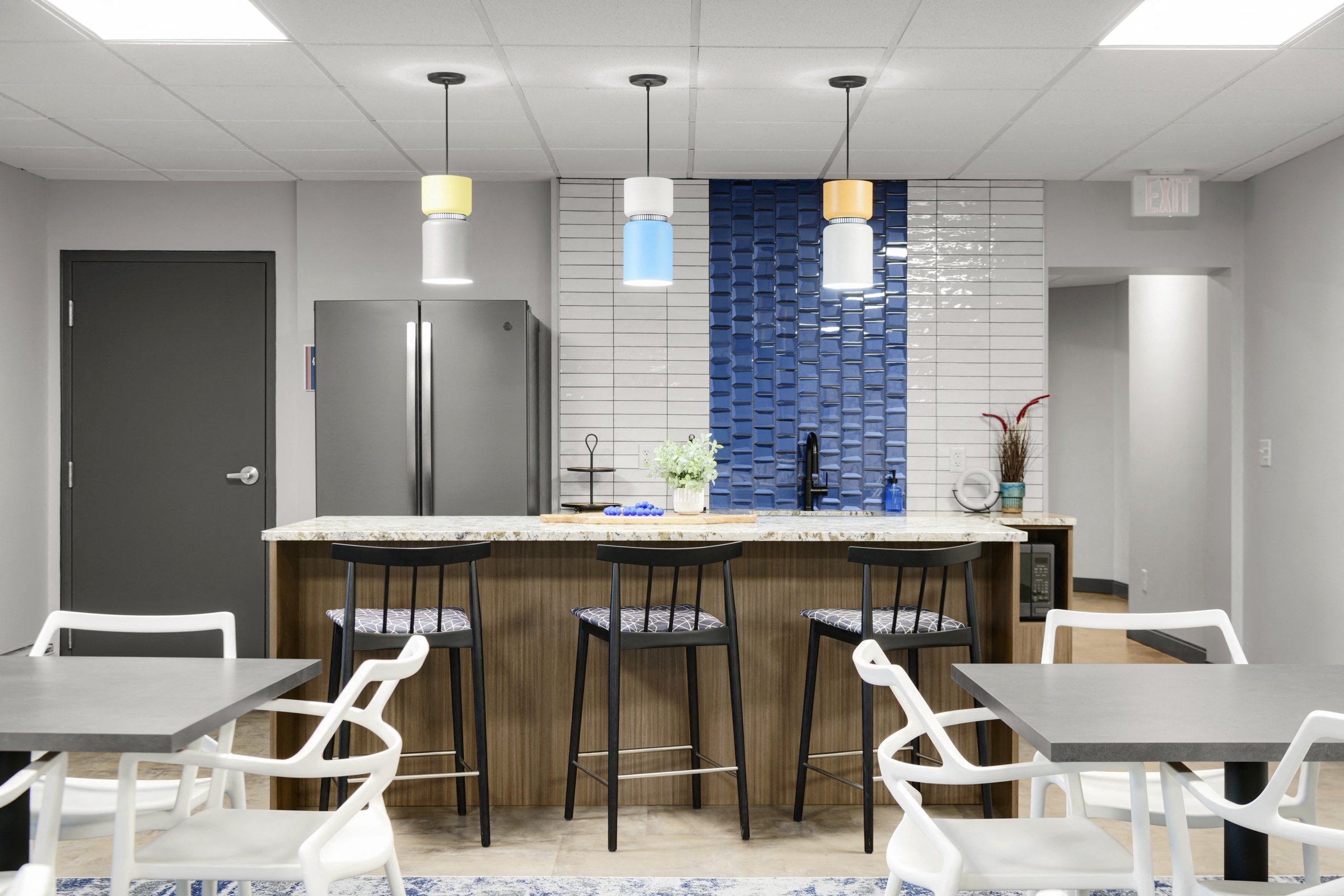 Medicine Lake Apartments Image 19