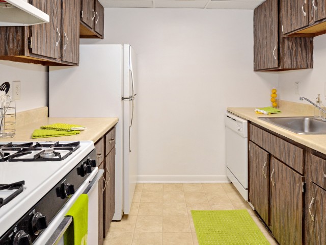 Park Court Apartments Image 4