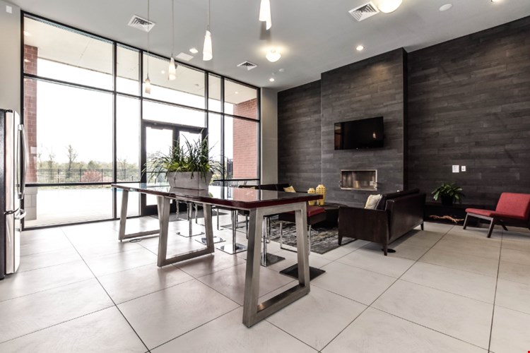 The Residences at the Streets of St Charles Image 10