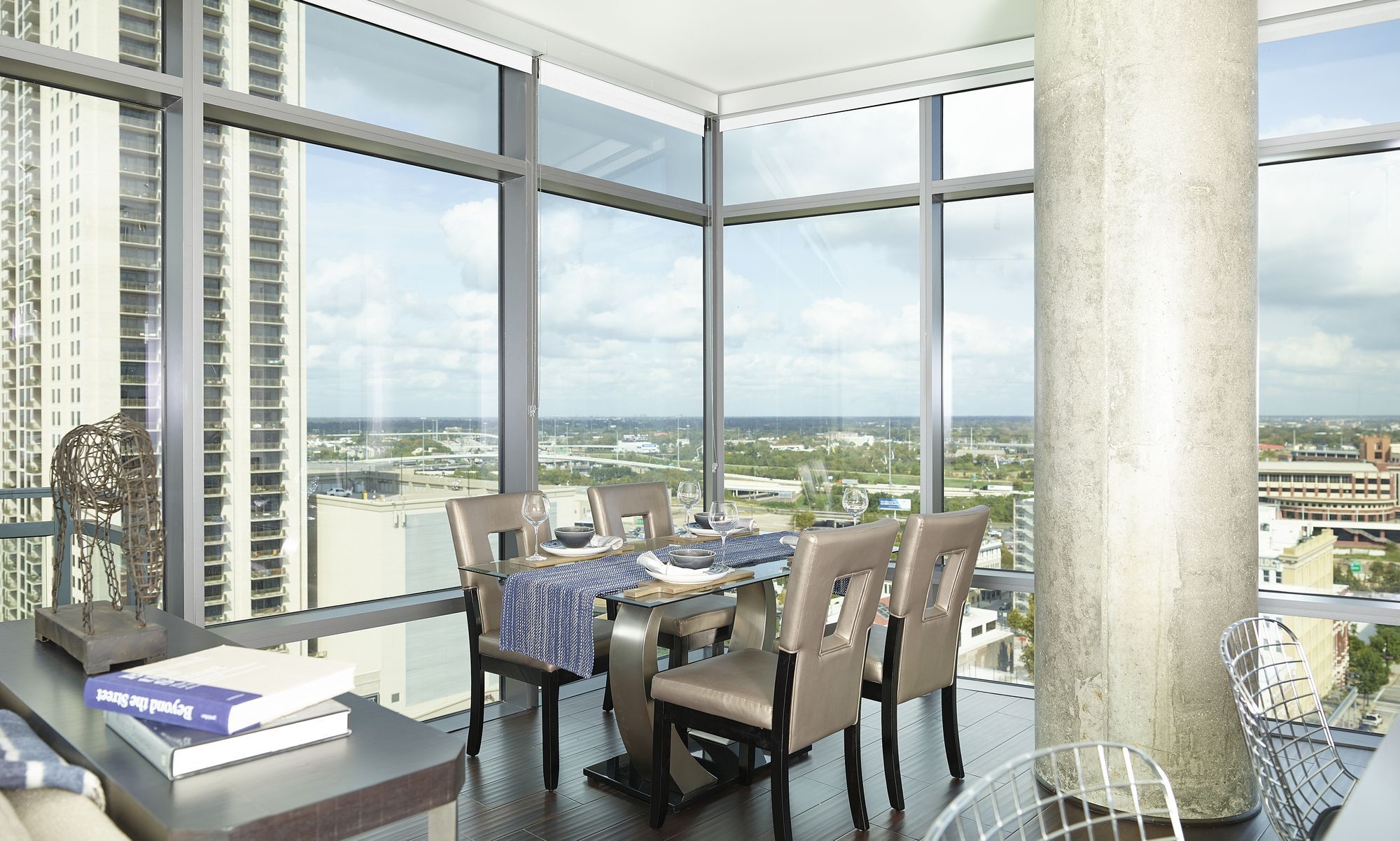 Aris Market Square Image 27