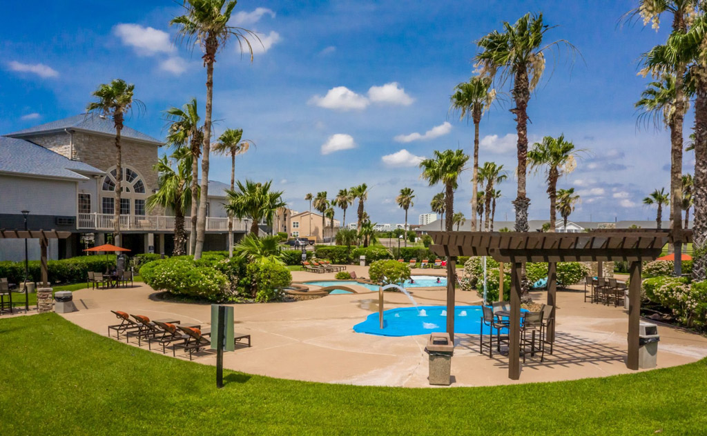 The Club of the Isle Image 1