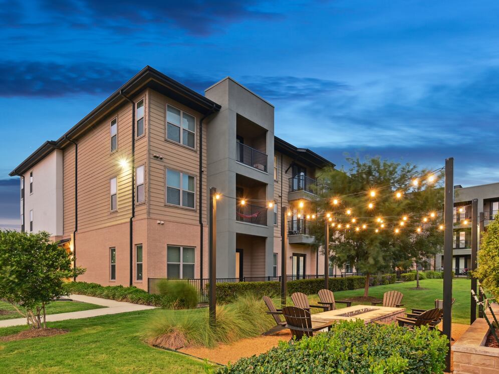 Courtyard with fire pit