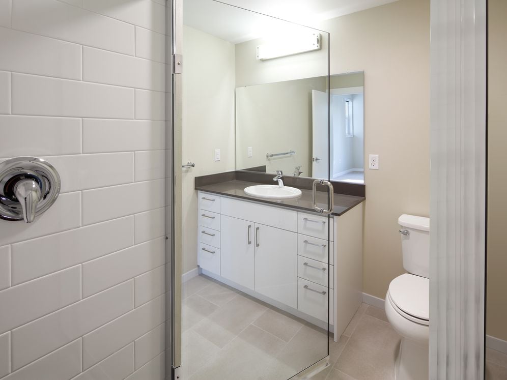 Phase I Townhome bath