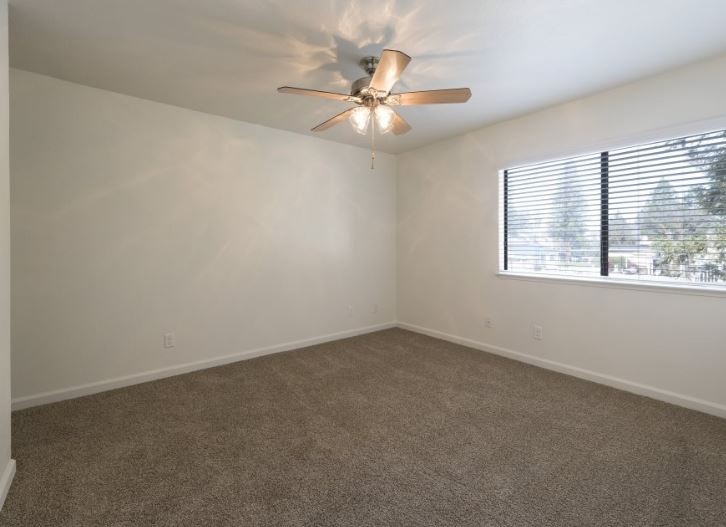 Lakeside Apartments Image 15