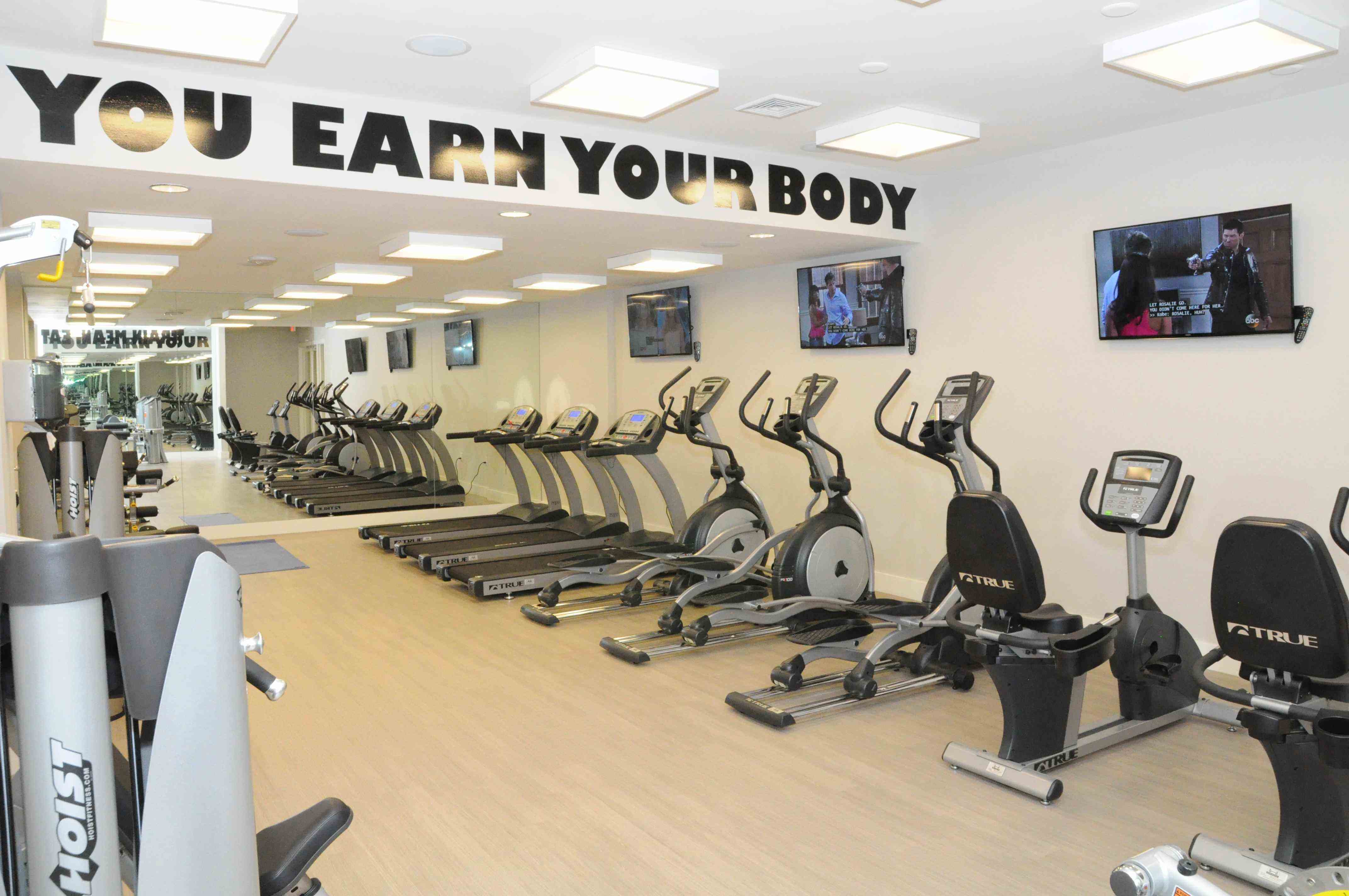 Fully equipped cardio room