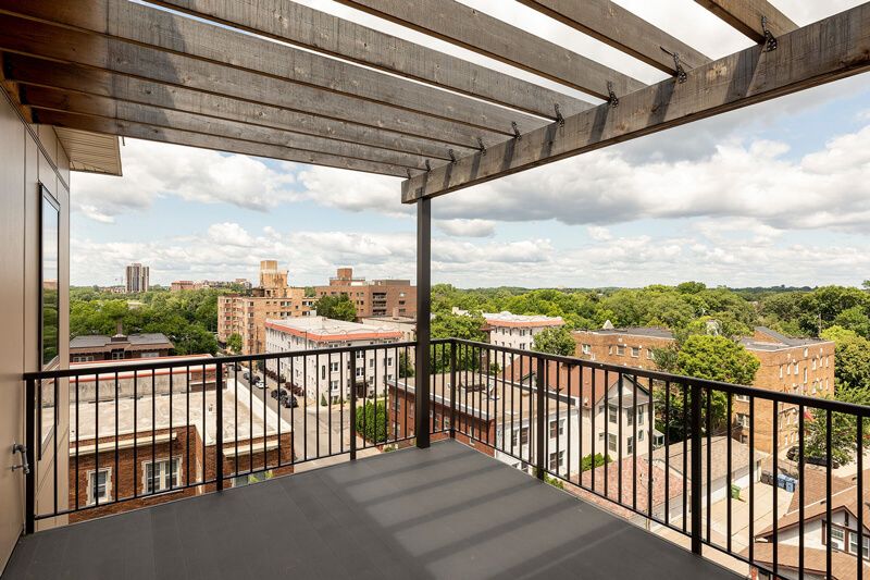 Laguna Apartments Image 4