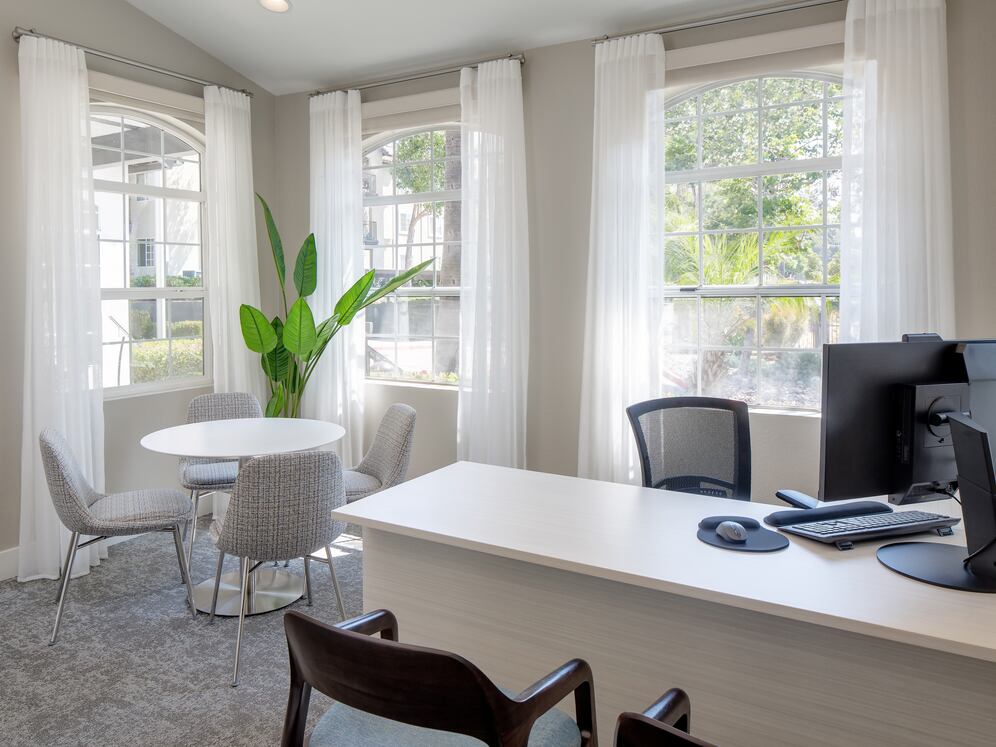 Leasing center
