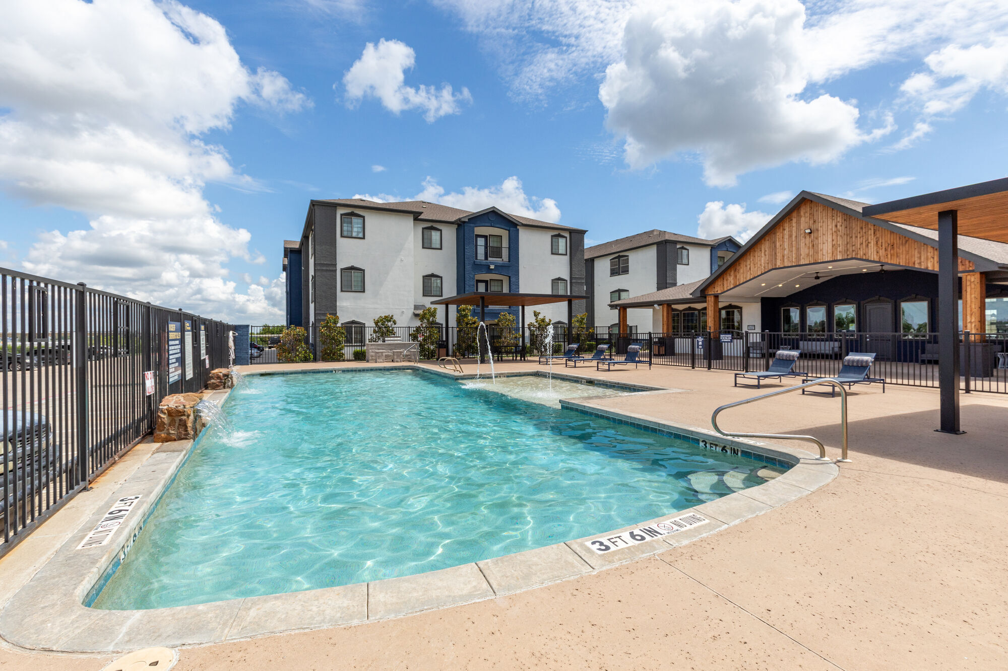 Remi Apartment Homes Image 80