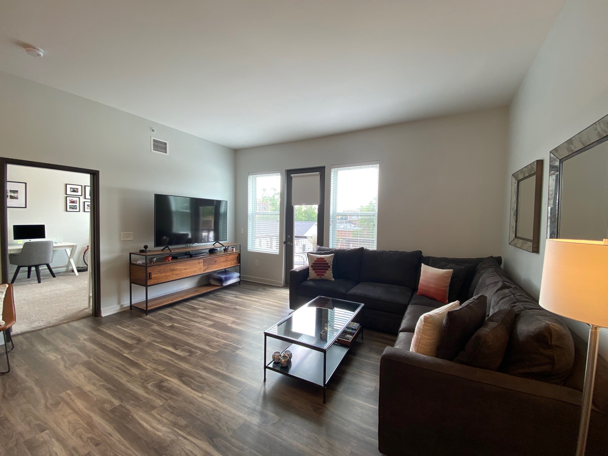 Clinton West Luxury Apartments Image 6