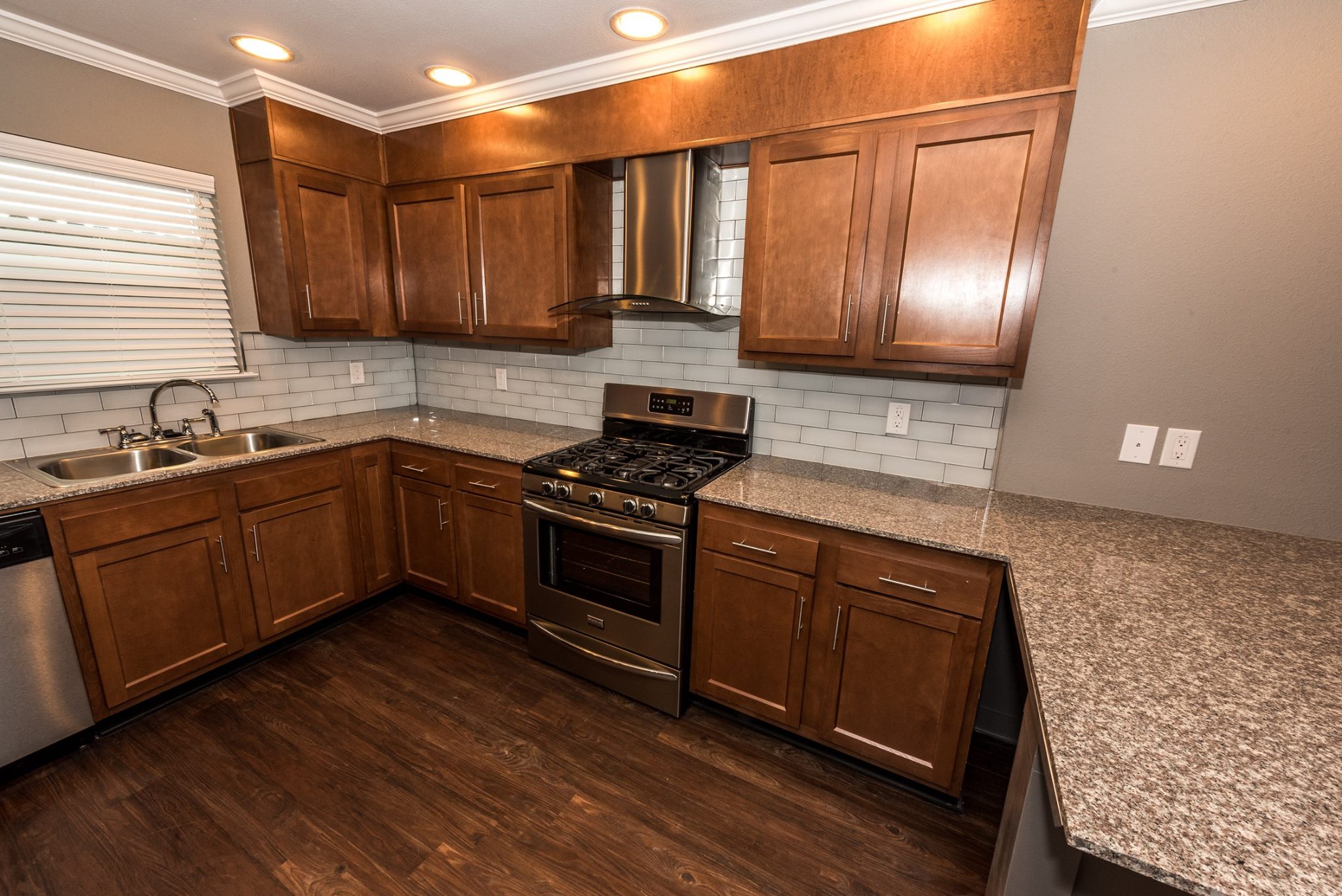 Axiom Apartments Image 7