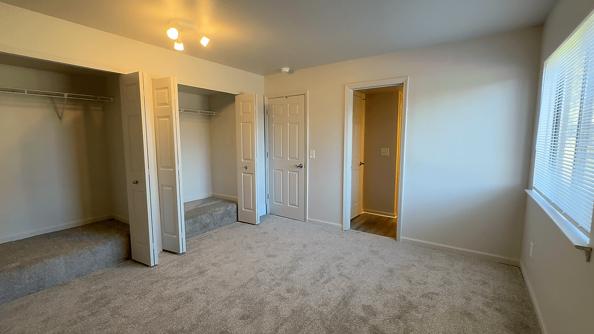 Three Oaks Apartments Image 33