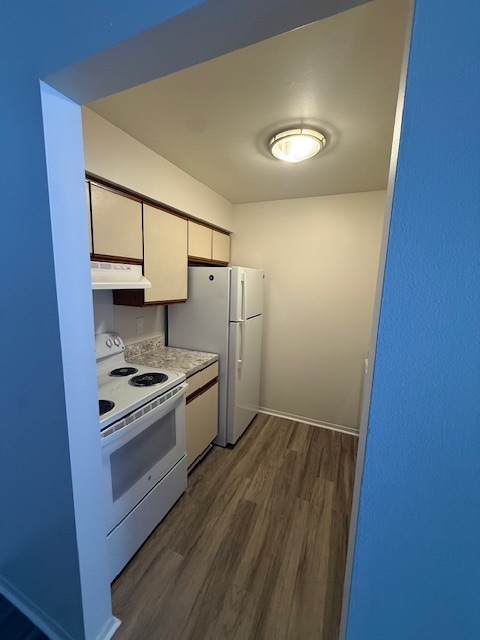 Lakeside Village Apartments Image 26