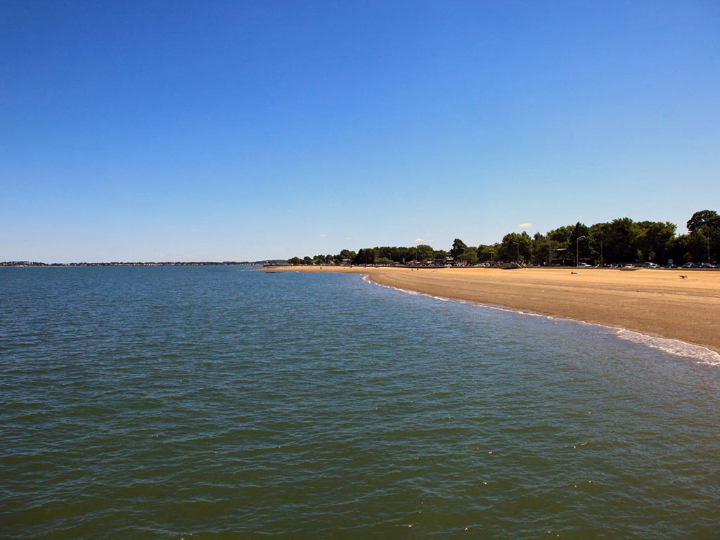Apartments near Neighborhood Beach