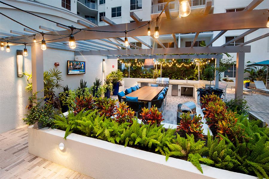 Berkshire Lauderdale By The Sea Image 8