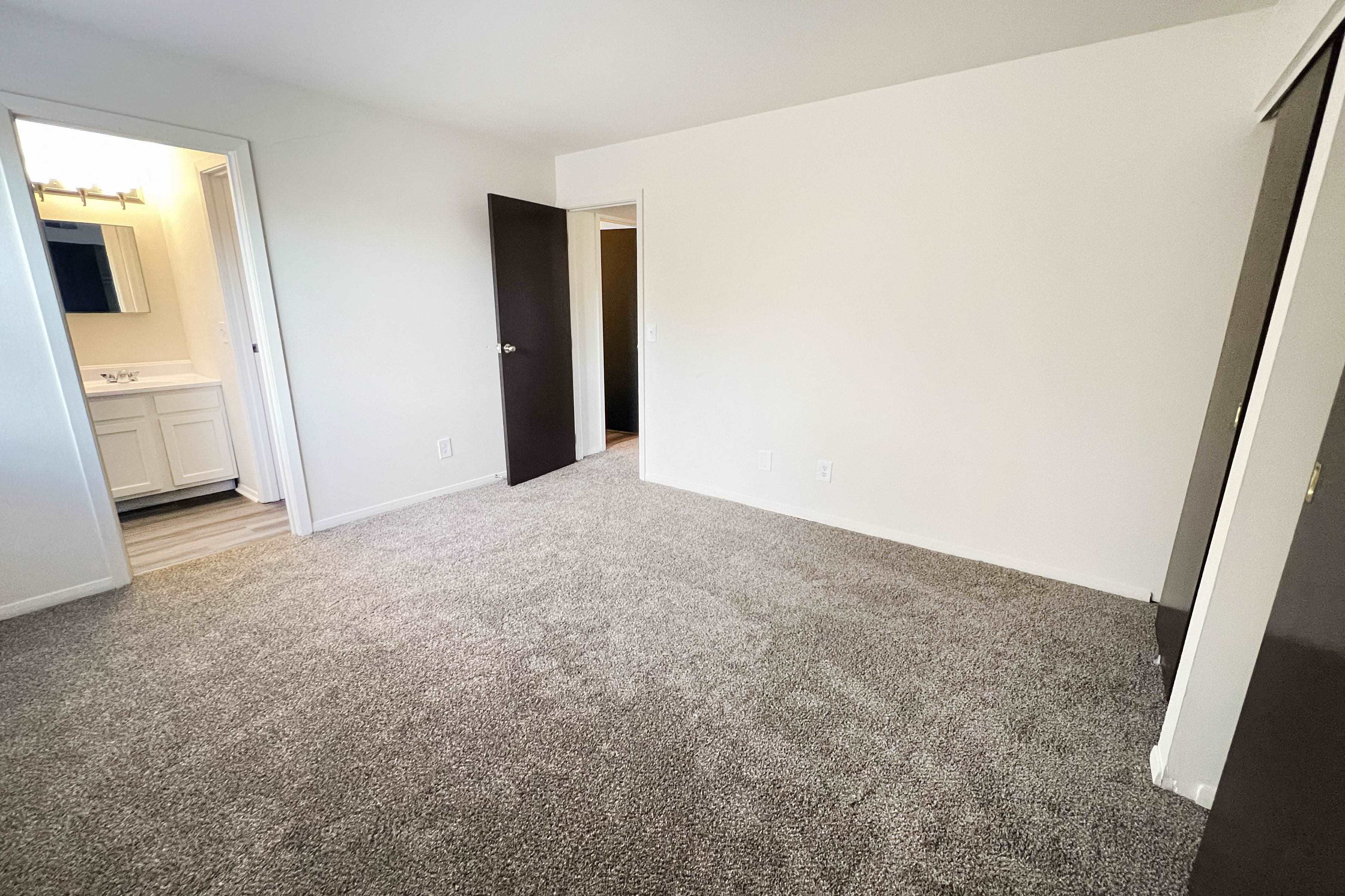 Four Worlds Apartments Image 71