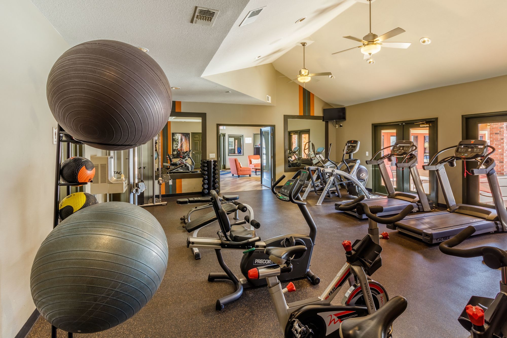 Willow Run Village Apartments Image 28