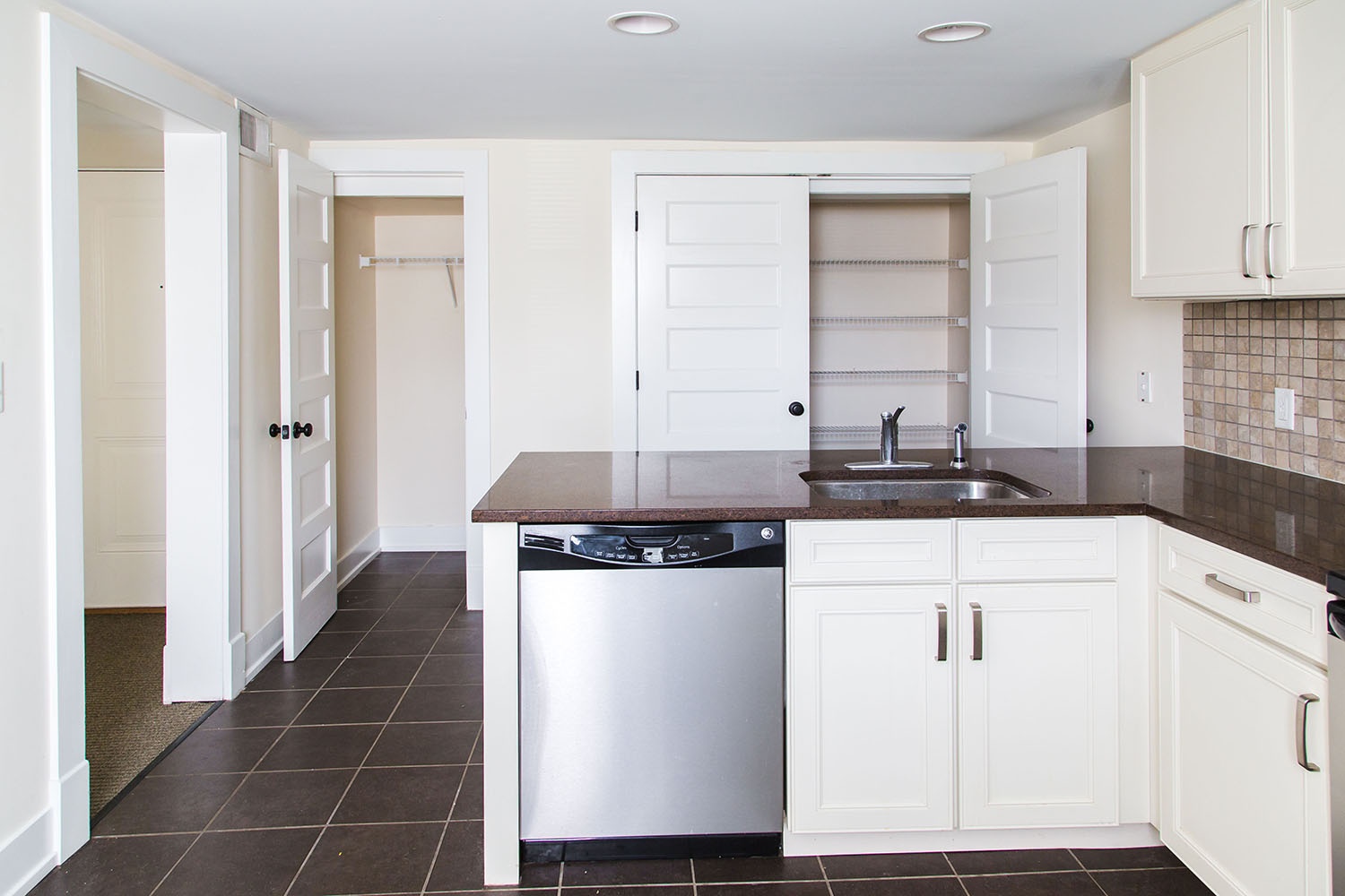 Paradise Flats Image 3