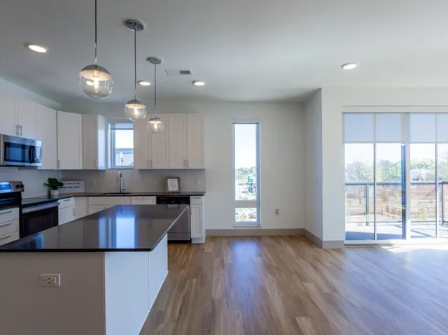 2501 Beacon Hill Image 6