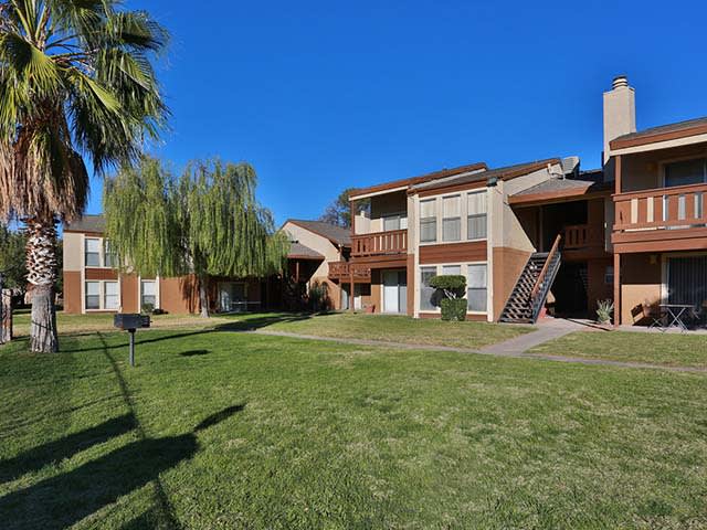 Sun Hollow Apartments Image 2