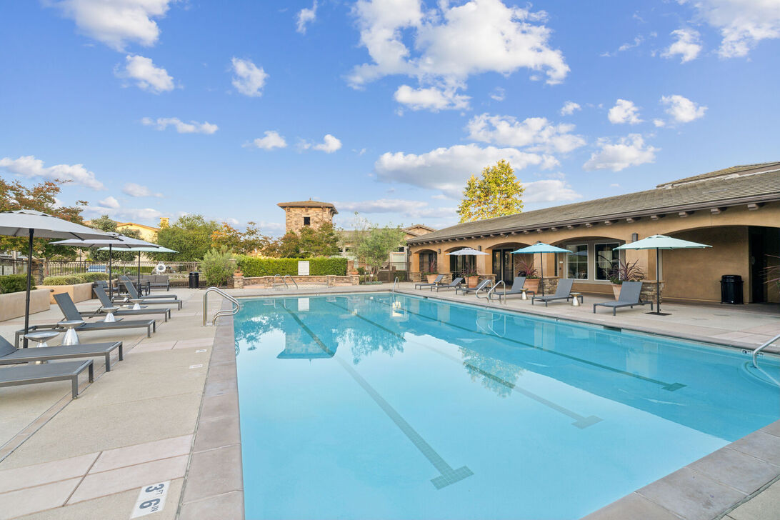 Hollister Village Image 1