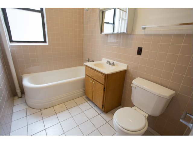 5416 S Woodlawn Avenue Image 16