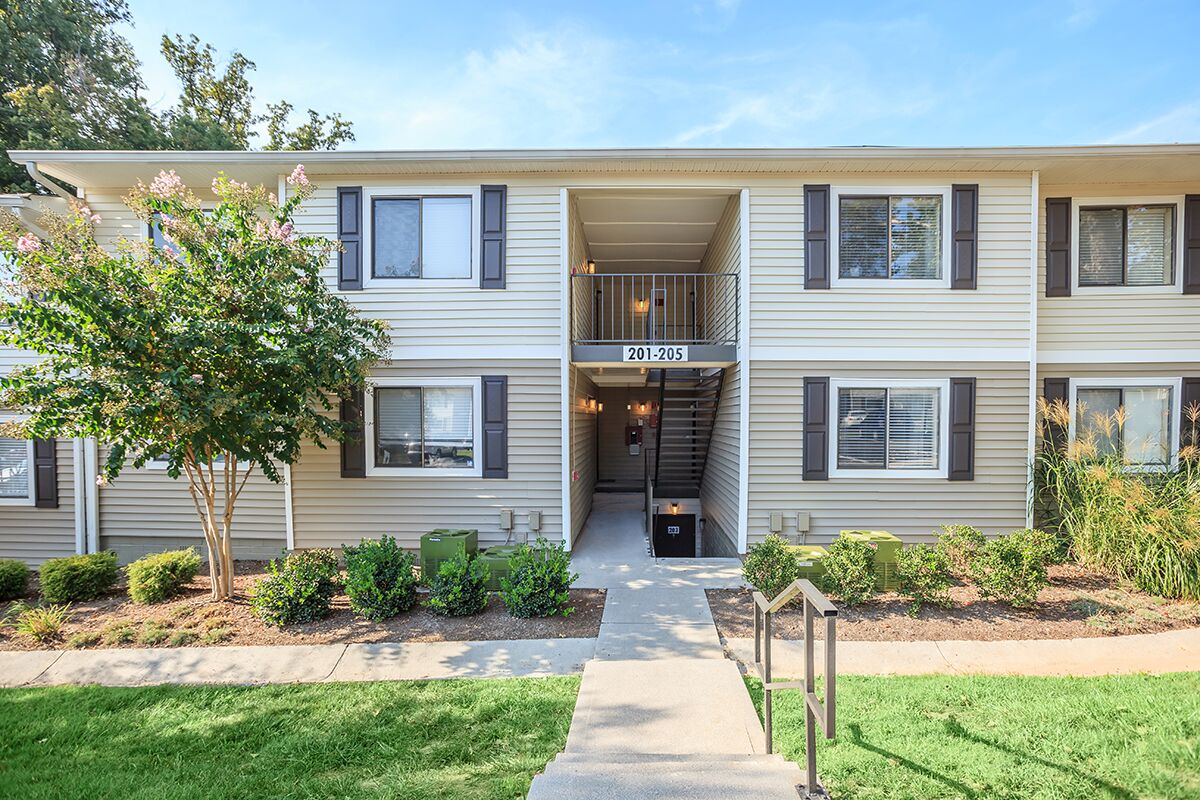 The Henley Apartment Homes Image 1