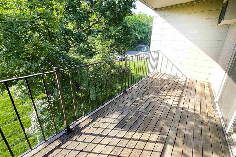 Crown Pointe Apartments Image 25