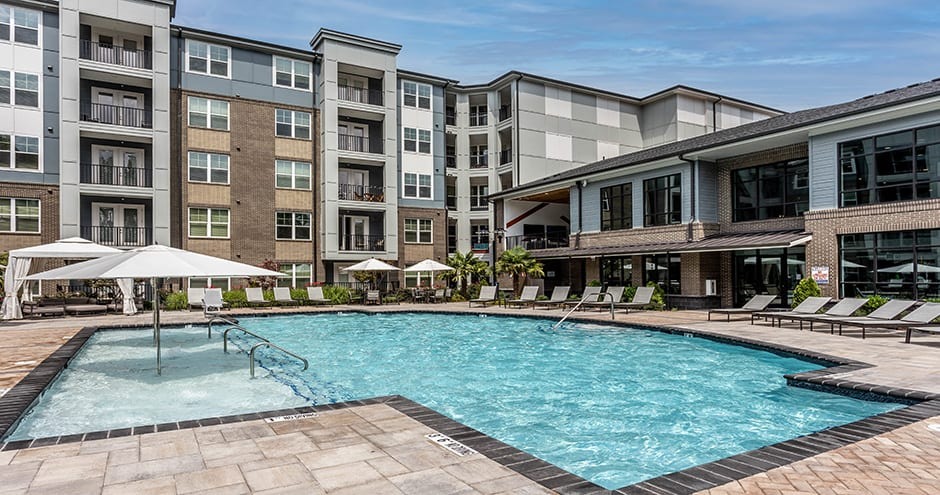 Aviation Crossing  Image 4