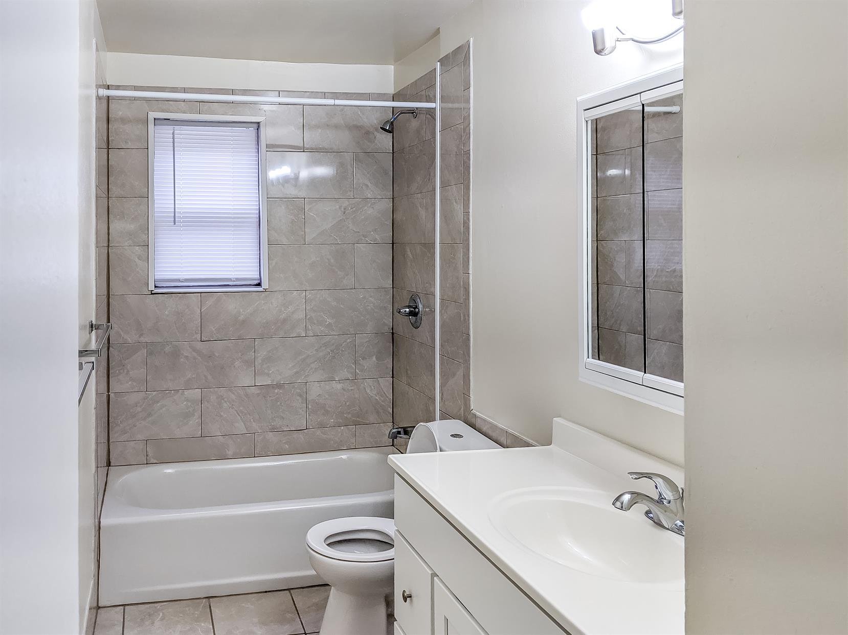 Camelot Gardens Image 7