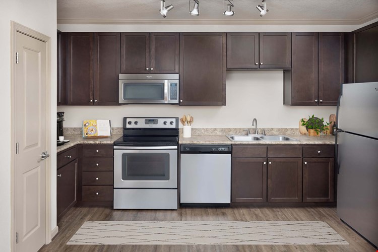 Camden Waterford Lakes Image 8