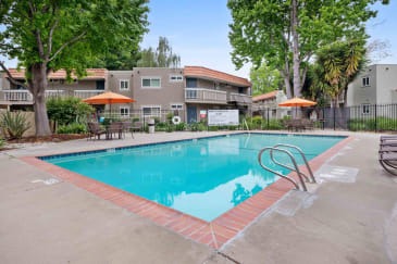 Glen Oaks Apartments Image 4