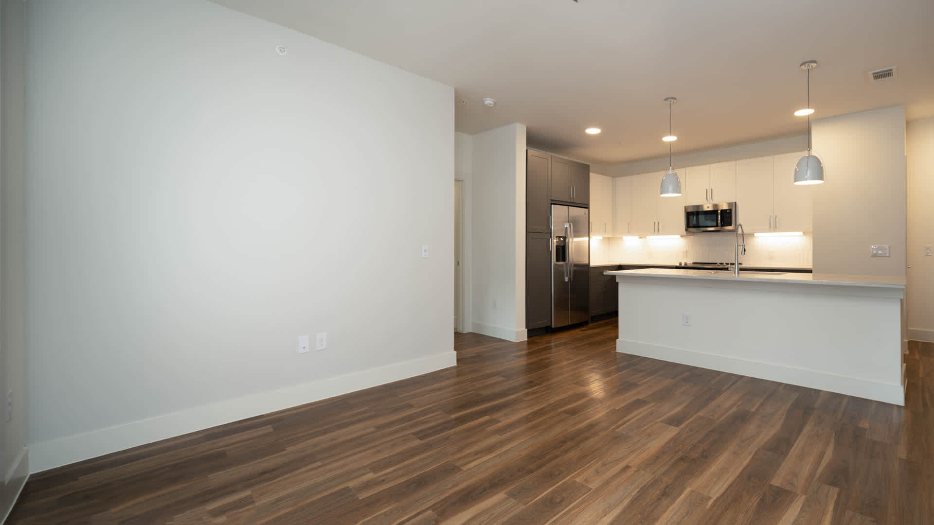 Olivian at the Realm Image 32