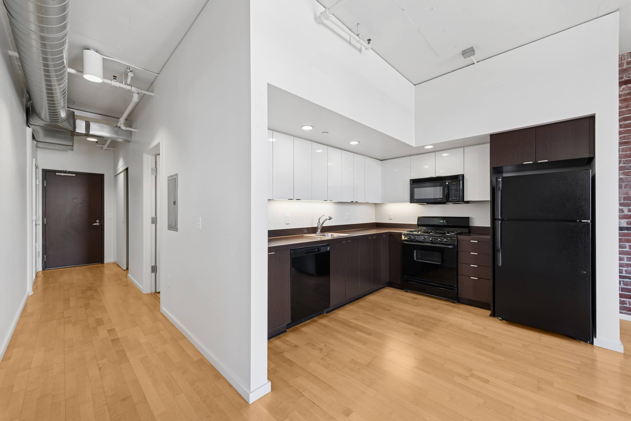 Crane Flats and Lofts Image 8