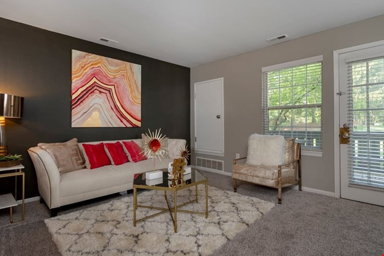 Fairlane Meadows Apartments and Townhomes Image 12