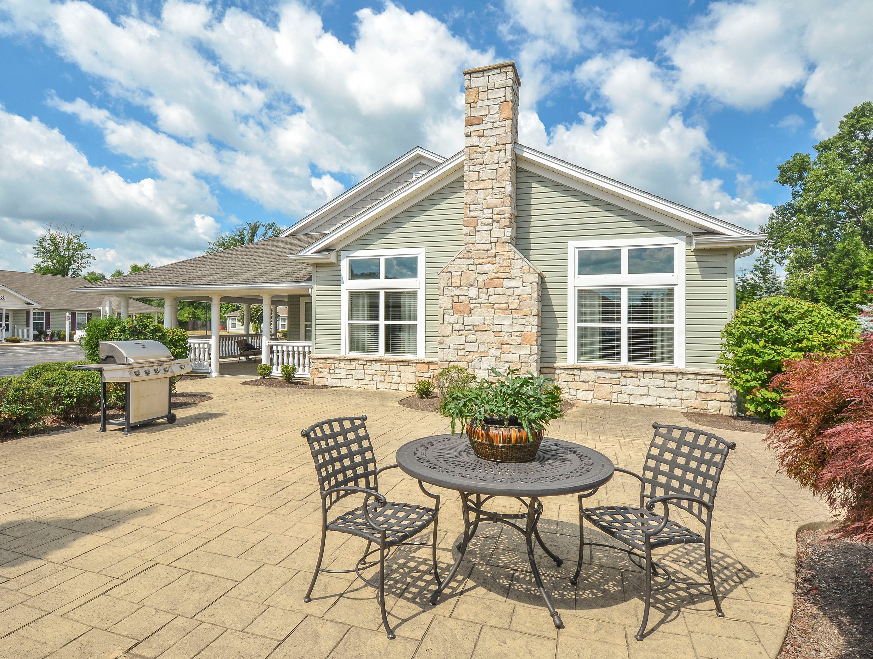 Chauncey Pointe Senior Apartment Homes Image 2