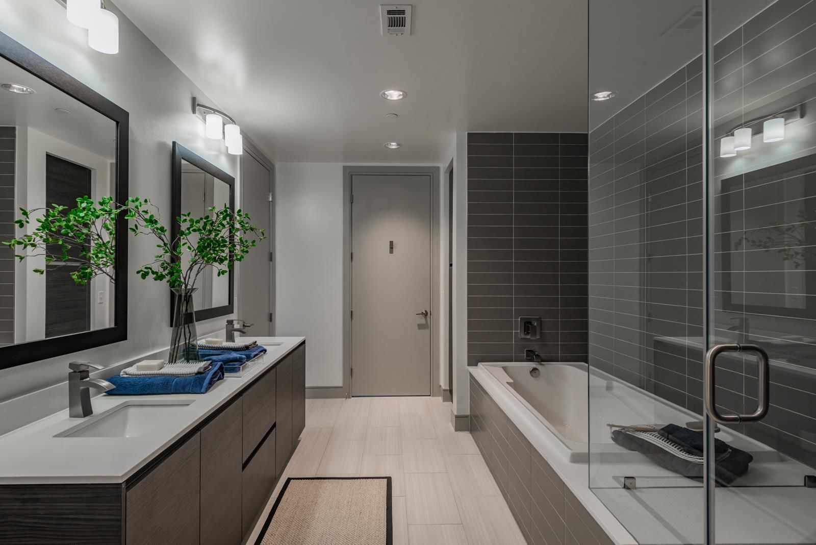 Aris Market Square Image 11