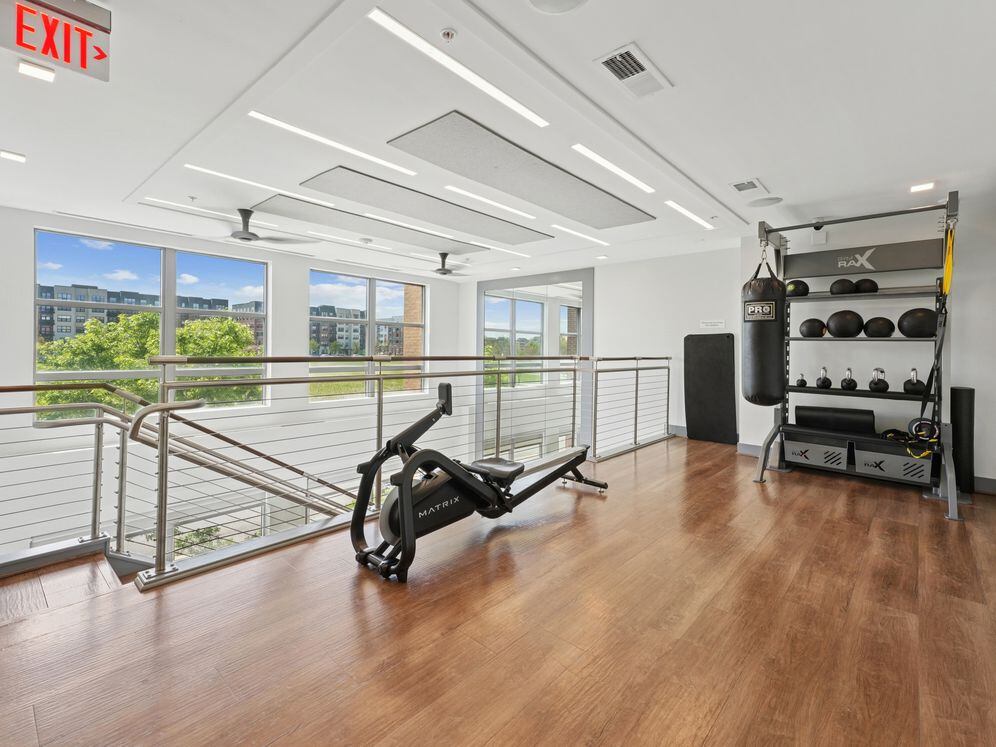 Two-level fitness center