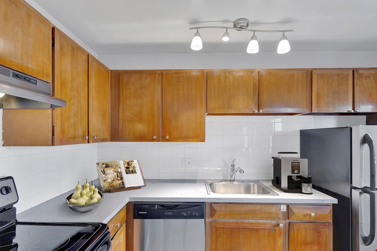 1190 Birch Image 5