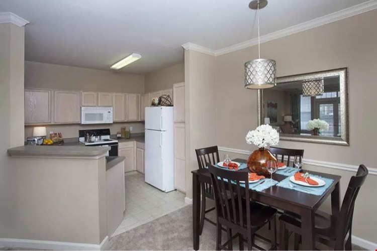 Nelson Pointe Apartment Homes Image 6