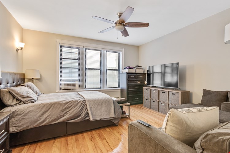 617-25 W. Melrose Image 10